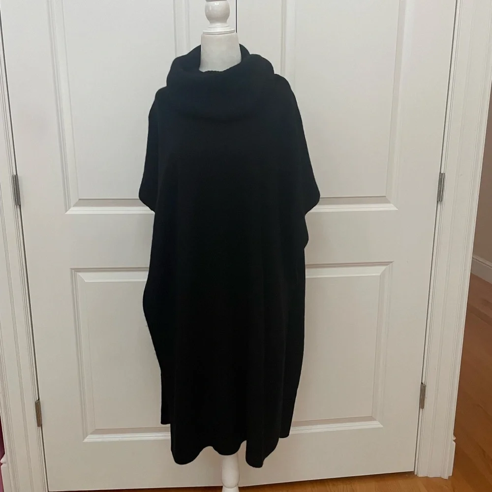 Turtleneck Cashmere Poncho from NakedCashmere - Picture 2 of 7